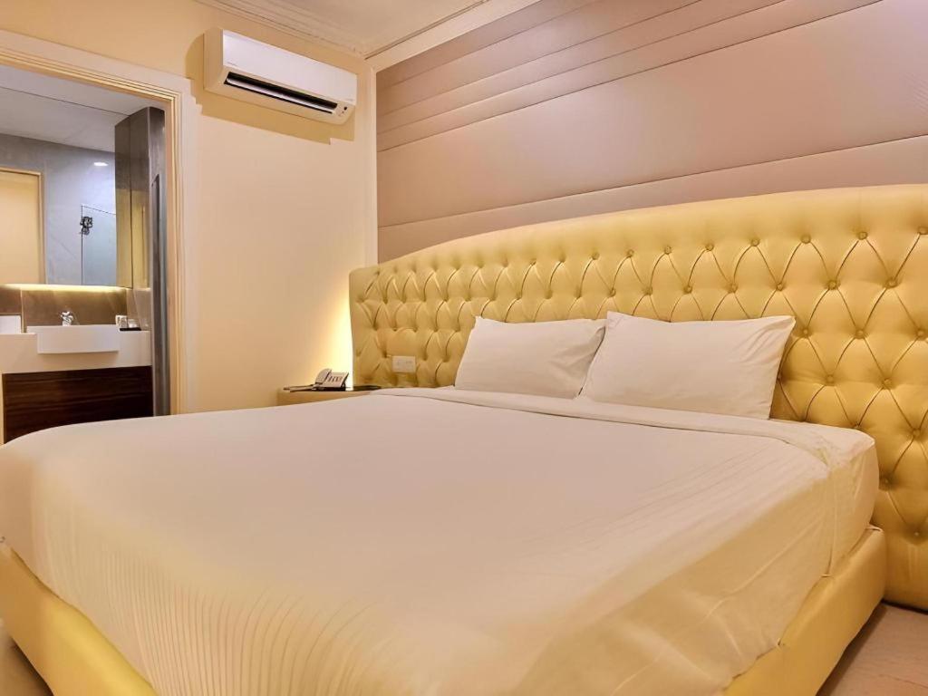 Ritzton Hotel Johor Bahru Extérieur photo